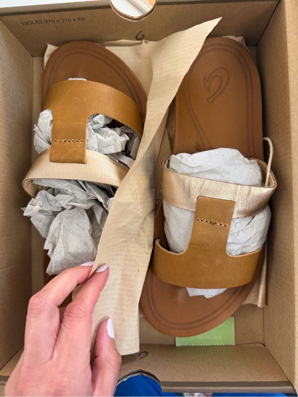 Olukai Women’s Two-Tone Tan and Metallic Gold Slide Sandals NEVER WORN